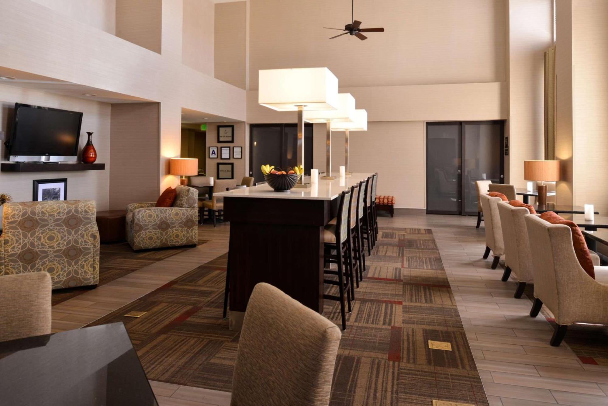 Hampton & Banning/beaumont Hotel